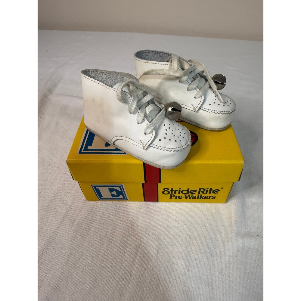 Vintage Stride Rite Pre-Walkers White Leather Crib Shoes with Bells Size 2 Box